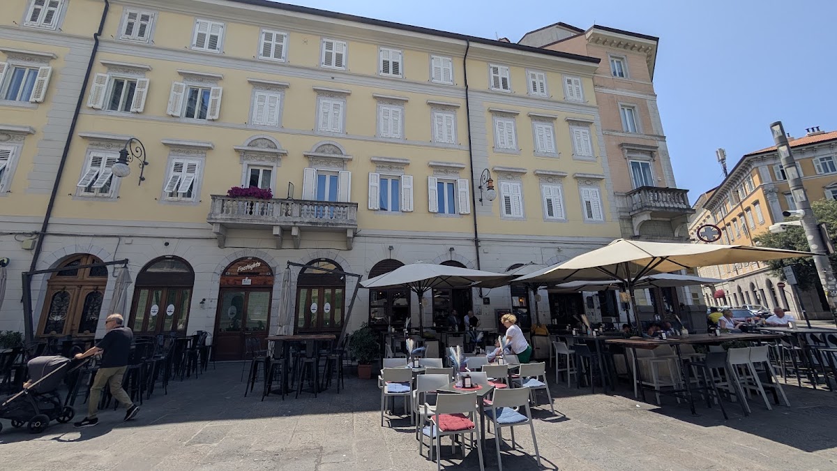 Footlights Bar Trieste — foto 3